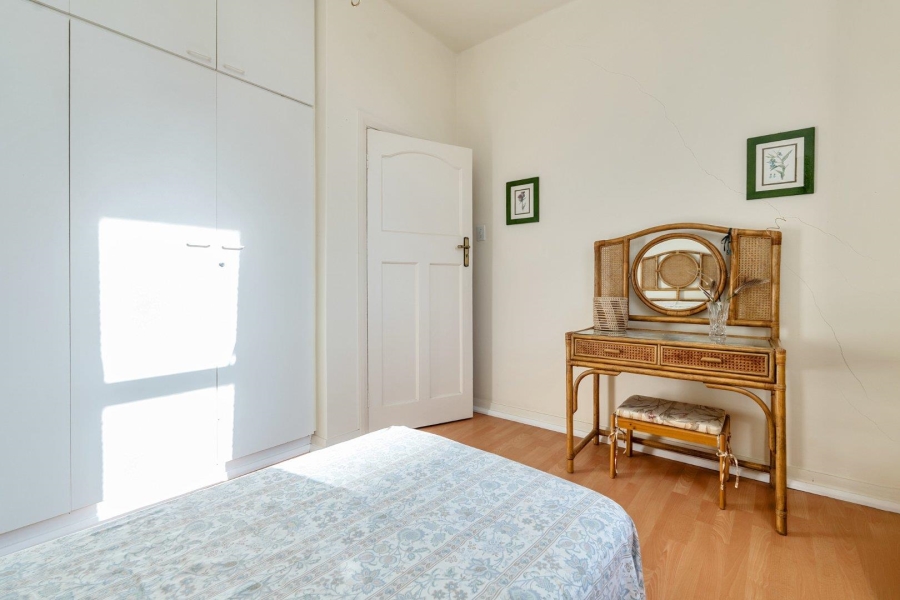 2 Bedroom Property for Sale in Sea Point Western Cape